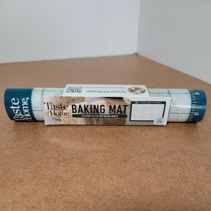 Brand New in Box Taste of Home Silicone Baking Mat, 15 x 10 in - Blue & White